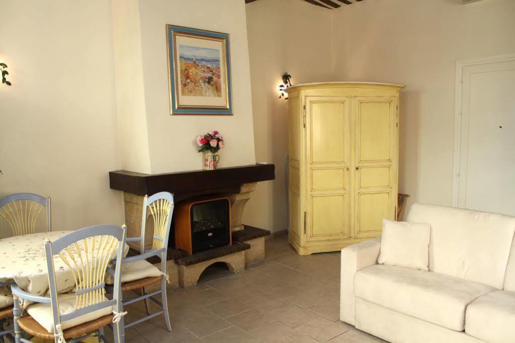 Very Charming Studio Apartment On Port In Cannes A Short Walk To Palais With Aircon And Internet 411 Экстерьер фото