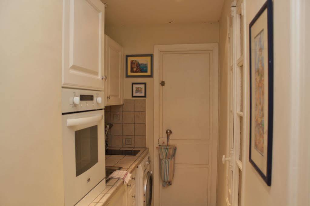 Very Charming Studio Apartment On Port In Cannes A Short Walk To Palais With Aircon And Internet 411 Экстерьер фото