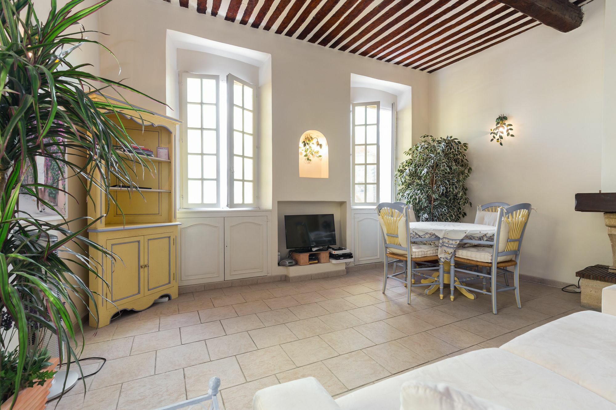 Very Charming Studio Apartment On Port In Cannes A Short Walk To Palais With Aircon And Internet 411 Экстерьер фото